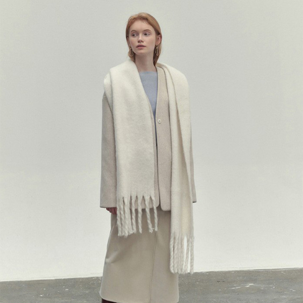Solange - Women's Tasseled Winter Scarf