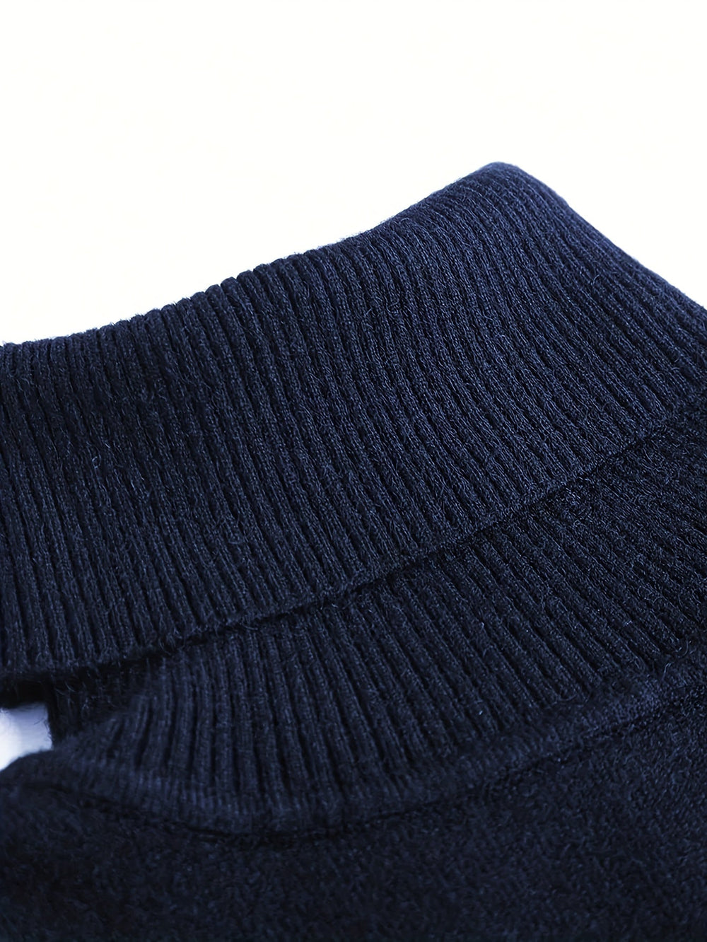 Hamish - Men's Refined Turtleneck Sweater