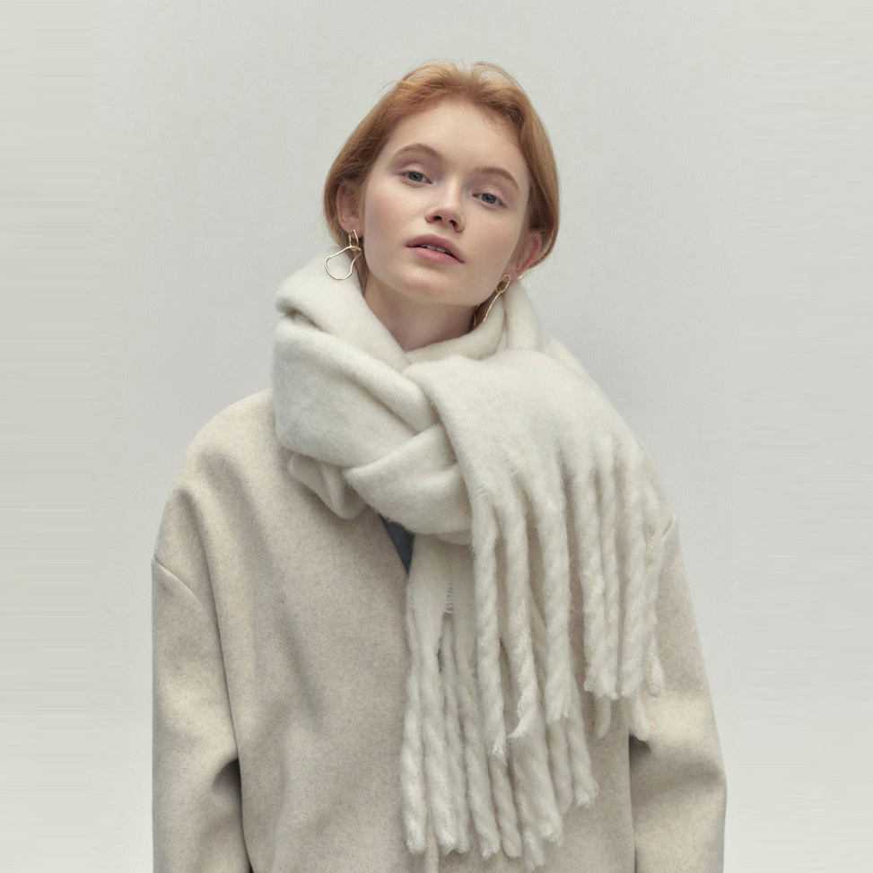 Solange - Women's Tasseled Winter Scarf