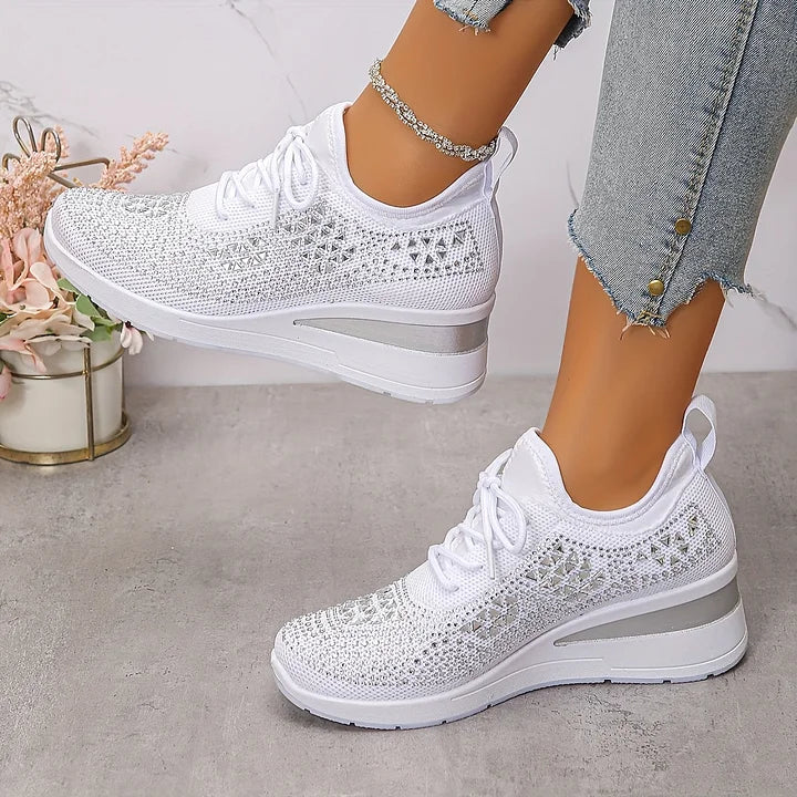 Merritt | Women's Comfortable Wide Sneakers