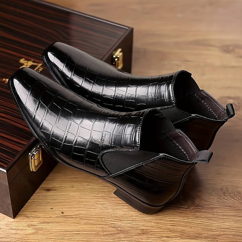 Llewellyn - Men's Refined Chelsea Boots